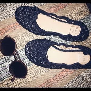 Navy blue flats & brown hippy sunglasses